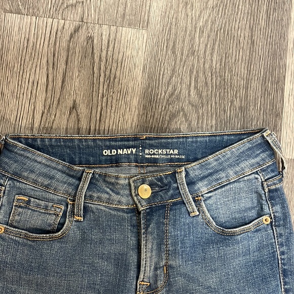 Old Navy mid-rise rockstar jeans - Picture 5 of 6